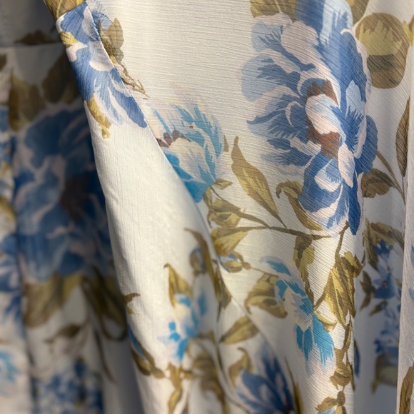 Oh-So Romantic Pale Blue Floral Print Sleeveless Wrap Maxi Dress - Picture 2 of 6